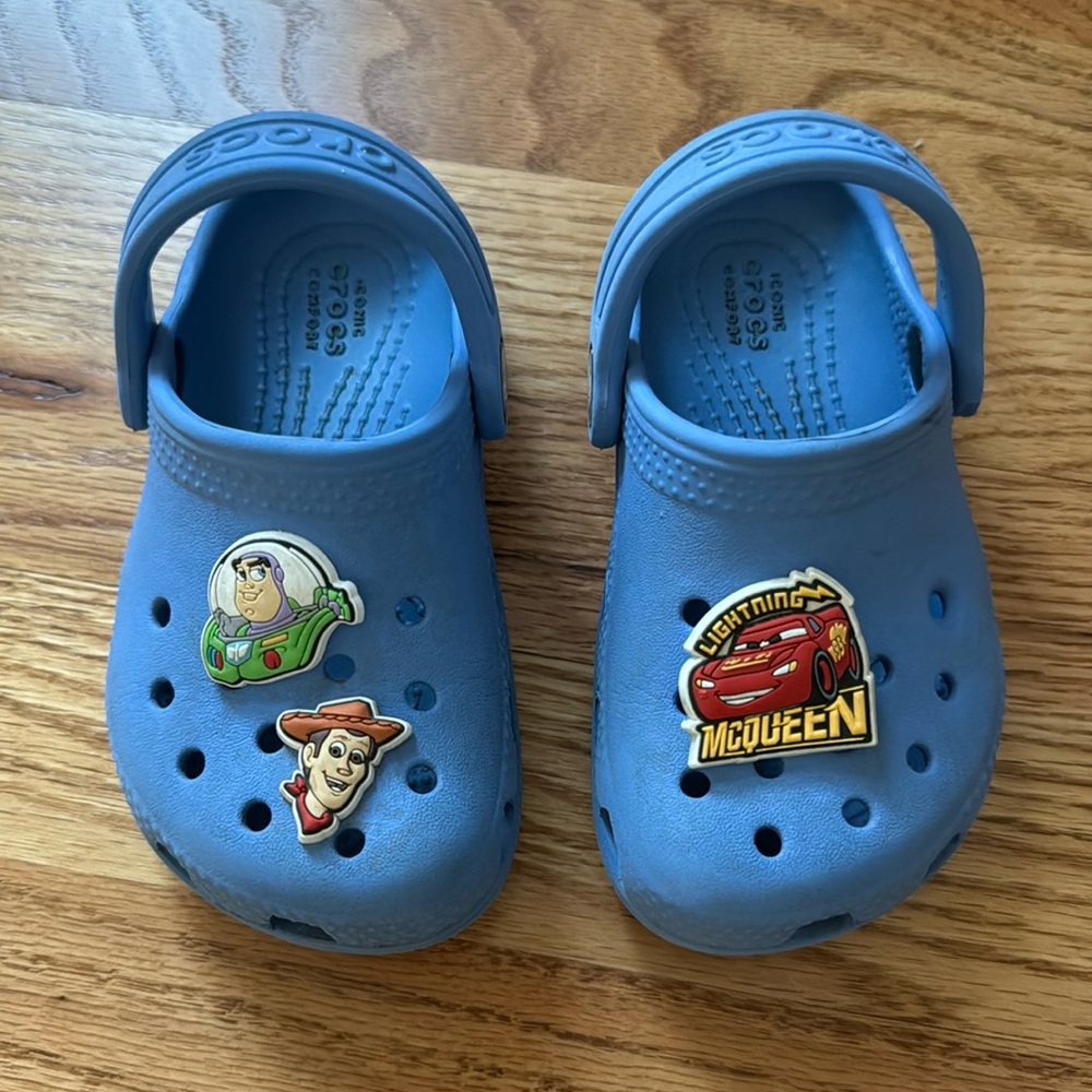 Toddler Crocs in Blue with Disney Jibitz - size 7